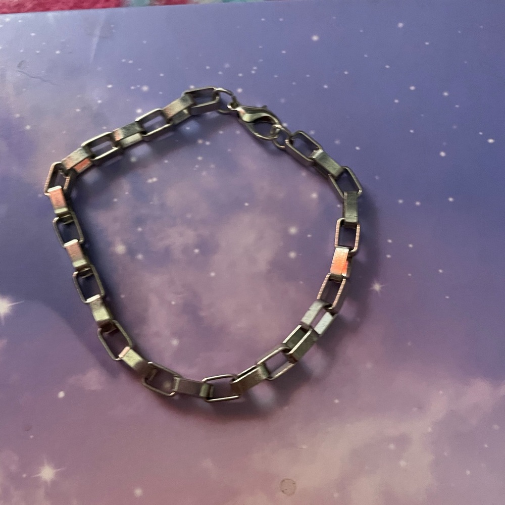 Simple chain bracelet